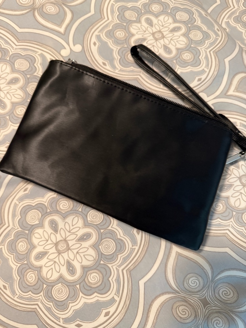 IHKWIP BeBold RFID wristlet / bag